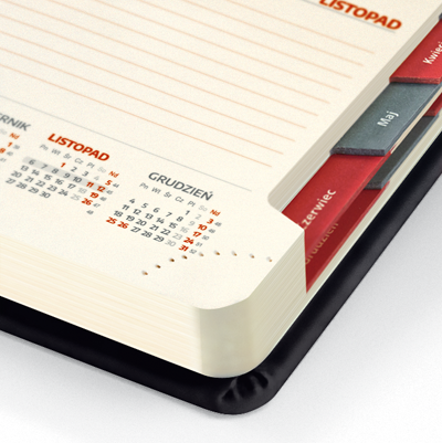 kalendarz książkowy A4 dzienny CZERŃ I CZERWIEŃ | KK46